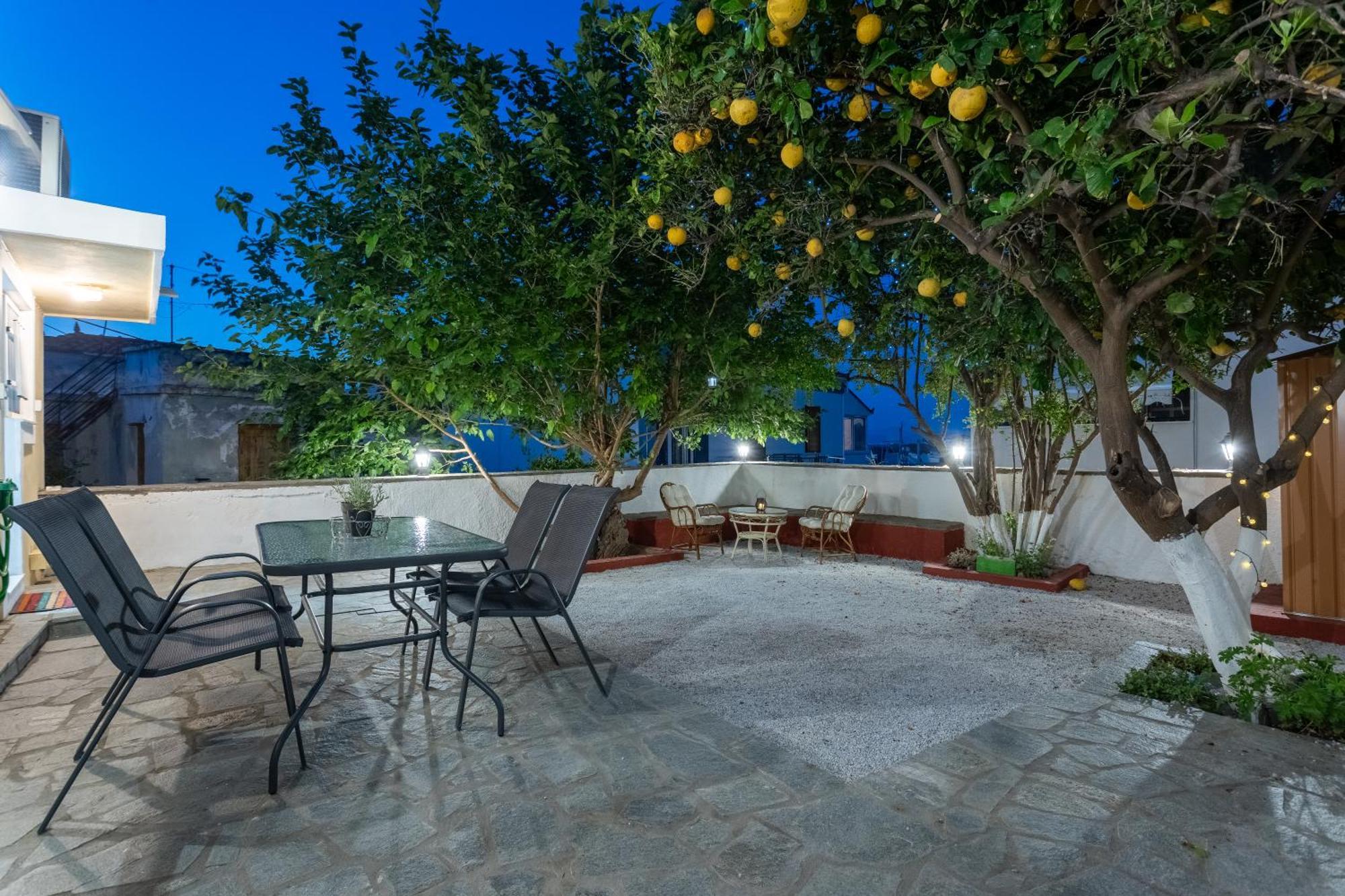 Spacious Home With Yard, Mytilene Lesvos 외부 사진