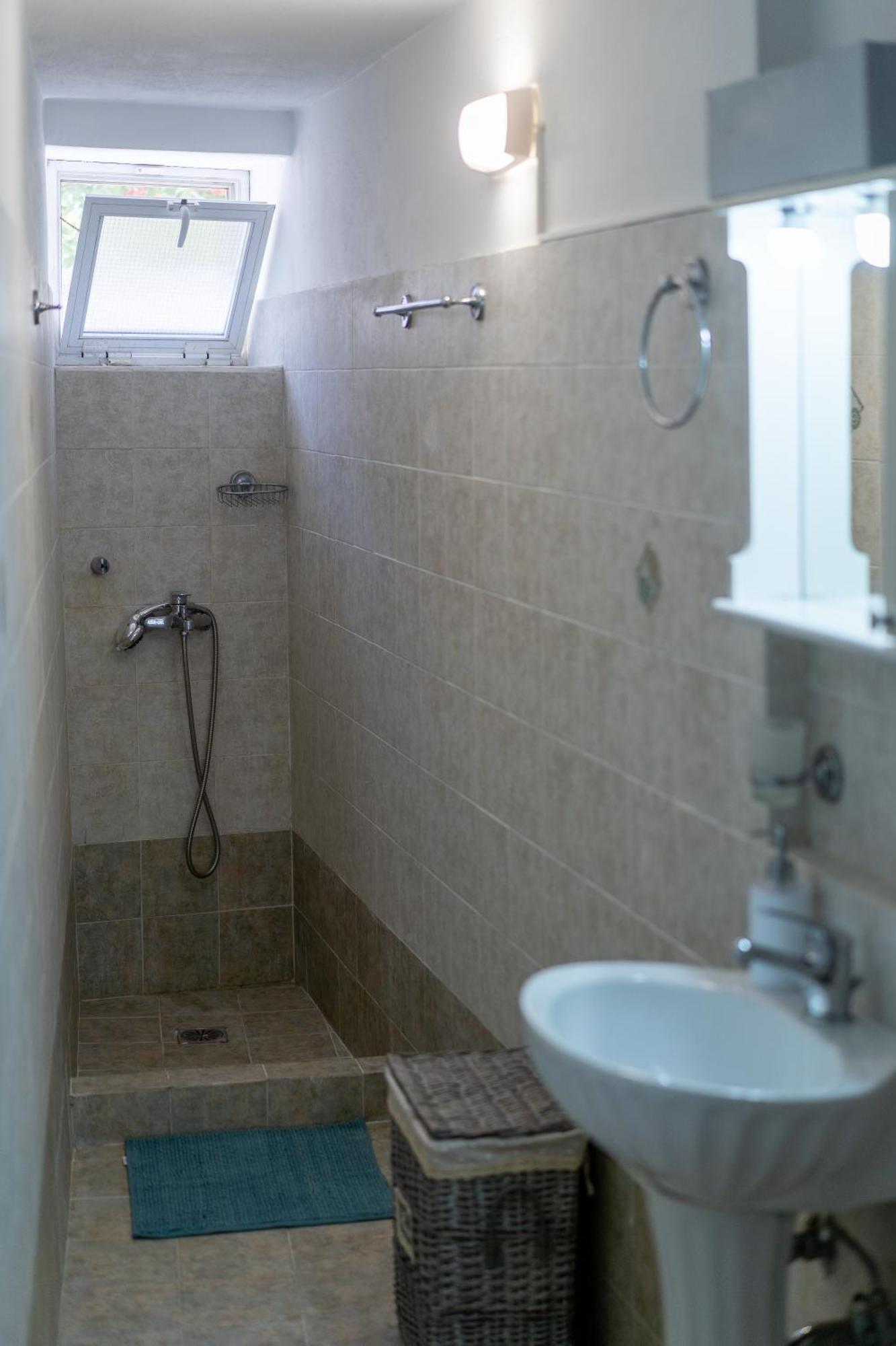 Spacious Home With Yard, Mytilene Lesvos 외부 사진