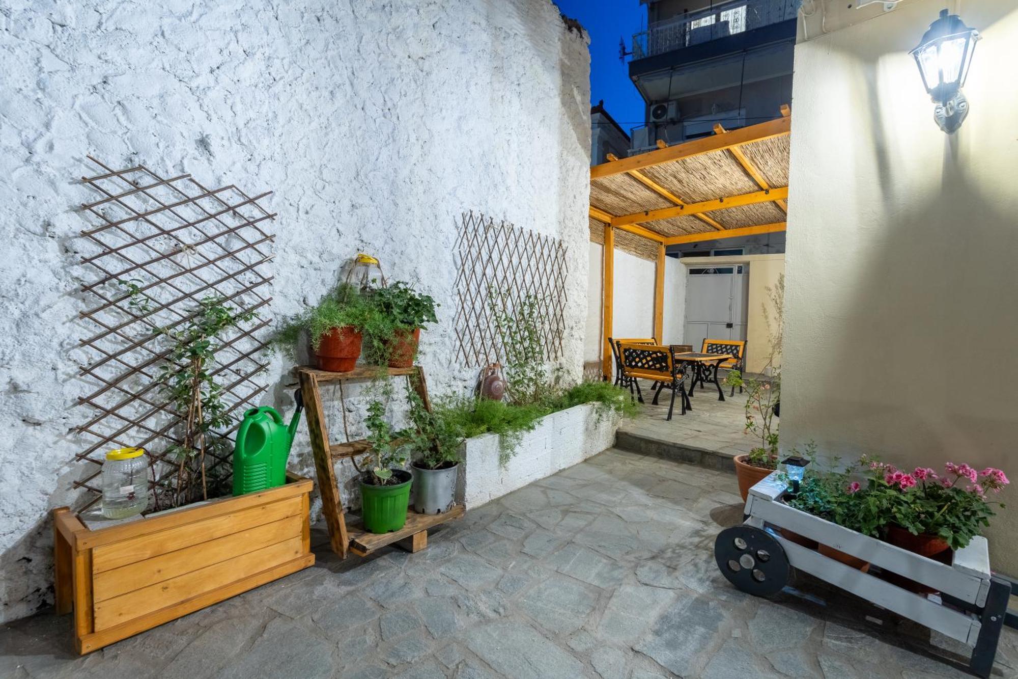 Spacious Home With Yard, Mytilene Lesvos 외부 사진