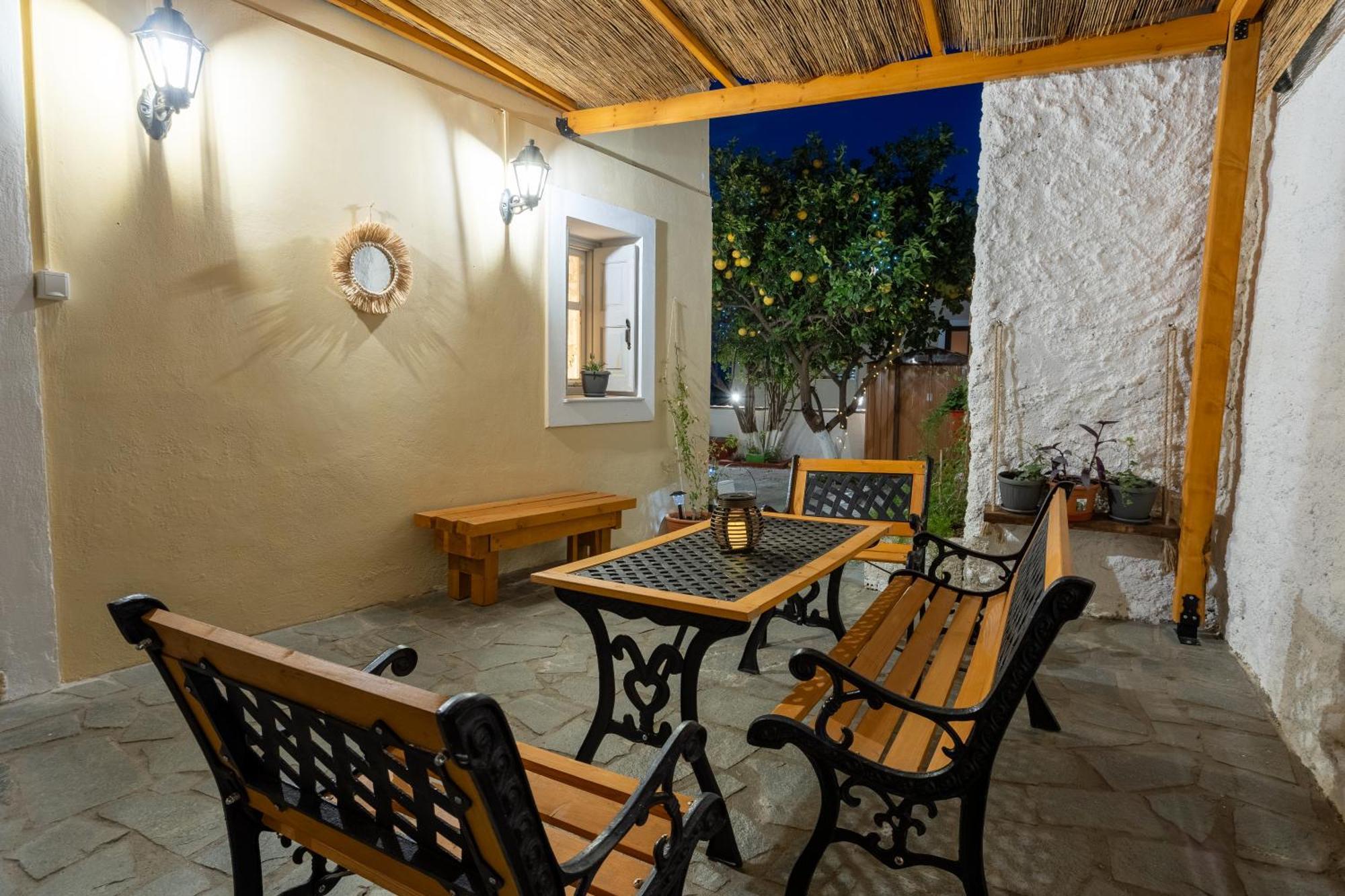 Spacious Home With Yard, Mytilene Lesvos 외부 사진