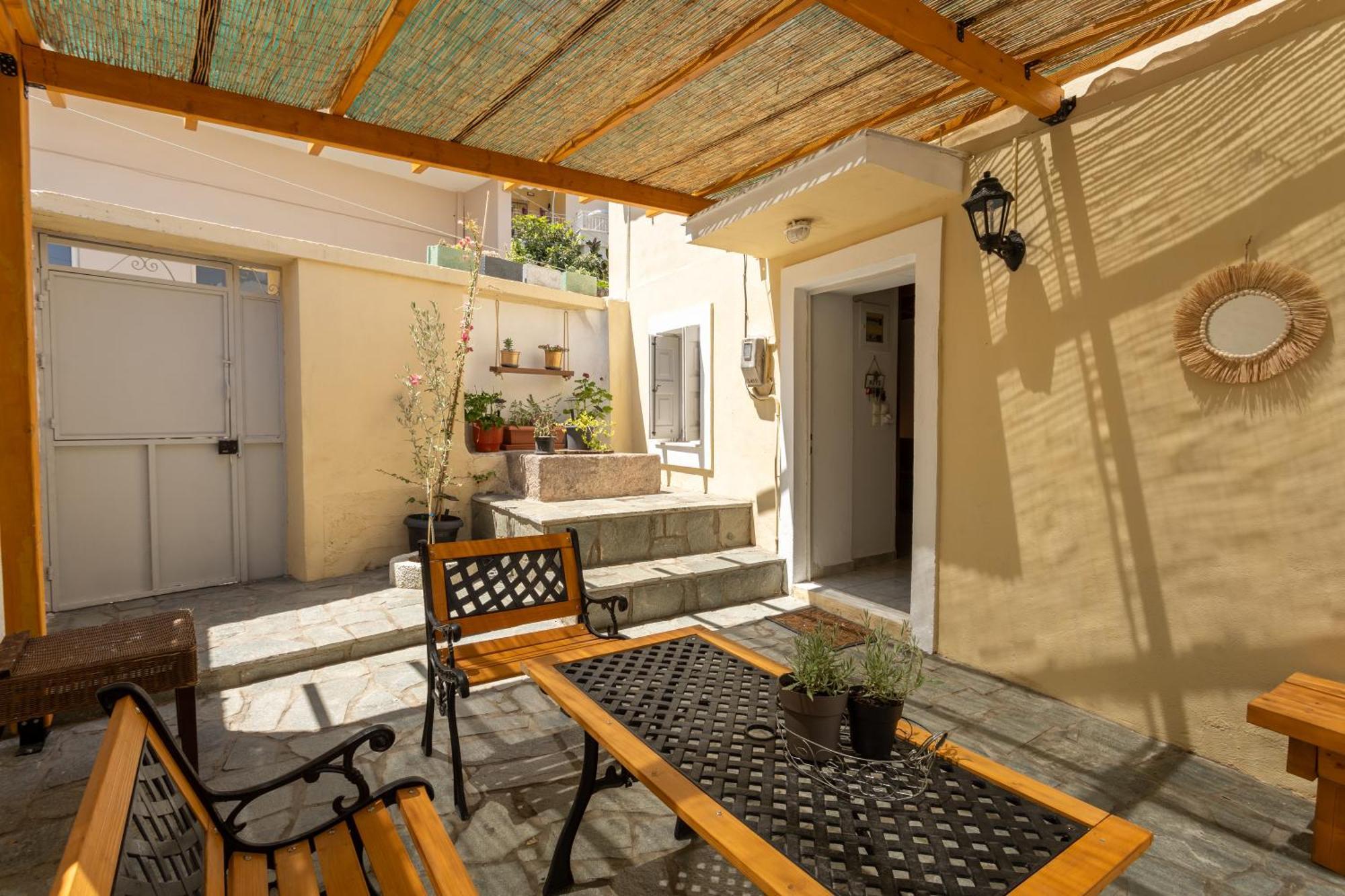 Spacious Home With Yard, Mytilene Lesvos 외부 사진