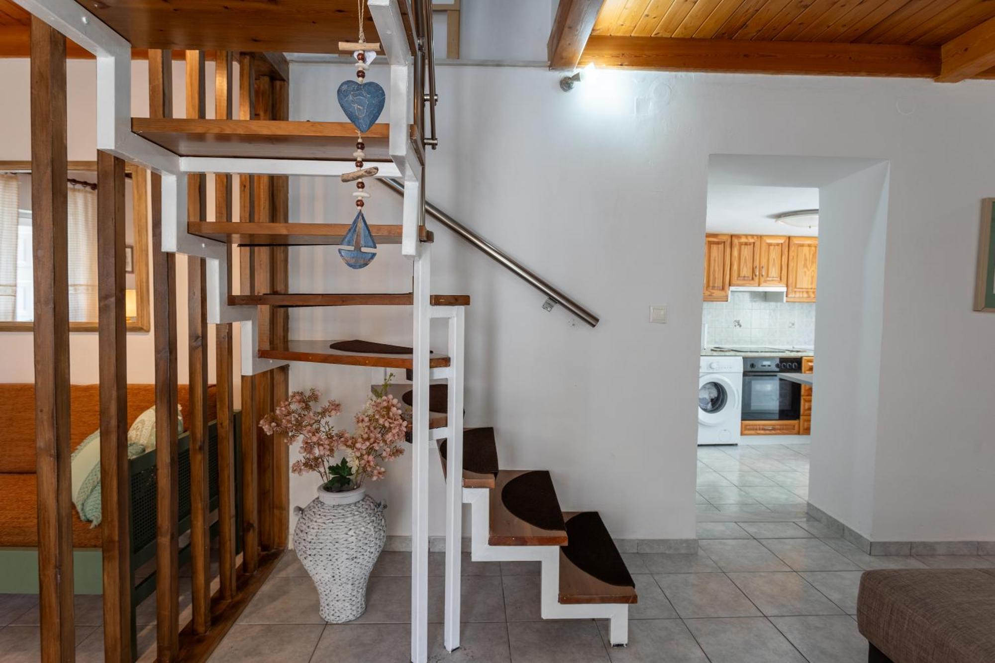 Spacious Home With Yard, Mytilene Lesvos 외부 사진