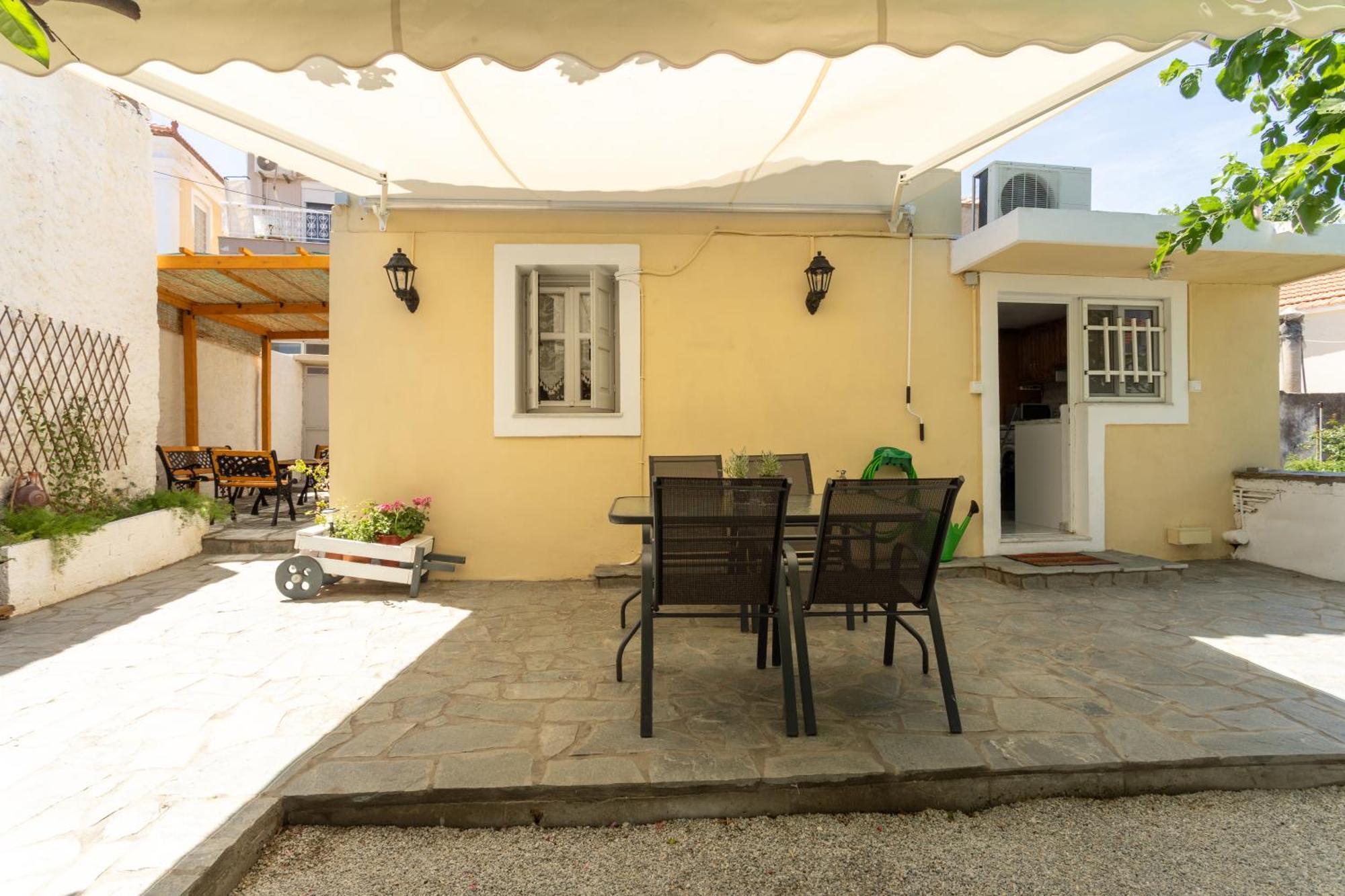 Spacious Home With Yard, Mytilene Lesvos 외부 사진