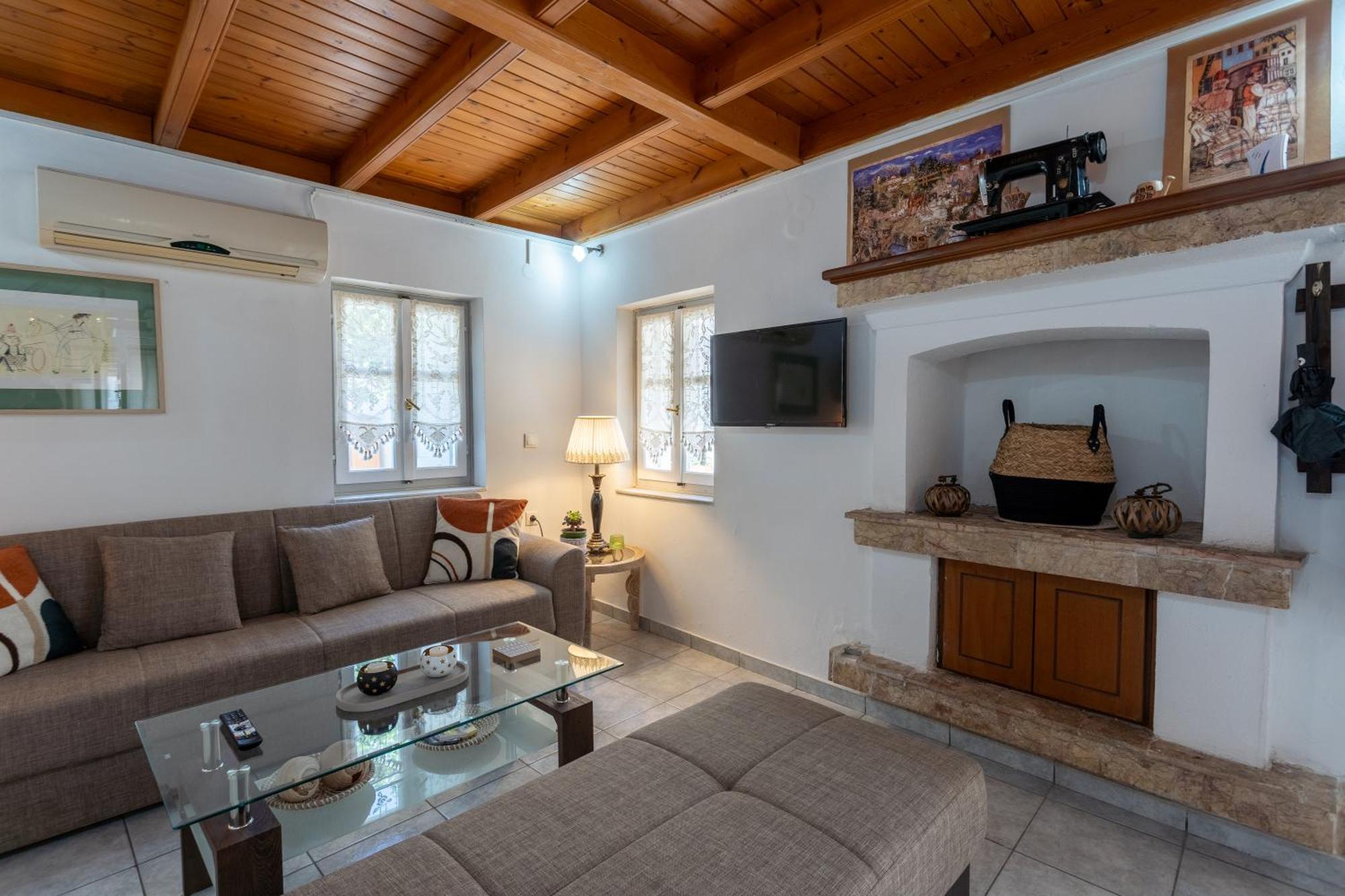 Spacious Home With Yard, Mytilene Lesvos 외부 사진