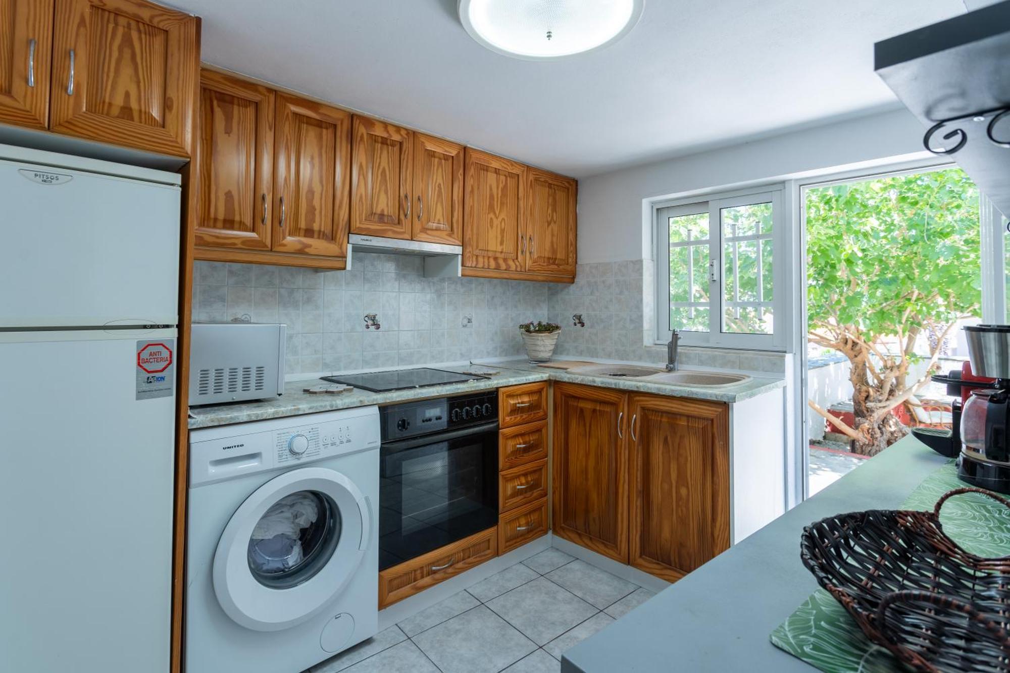 Spacious Home With Yard, Mytilene Lesvos 외부 사진