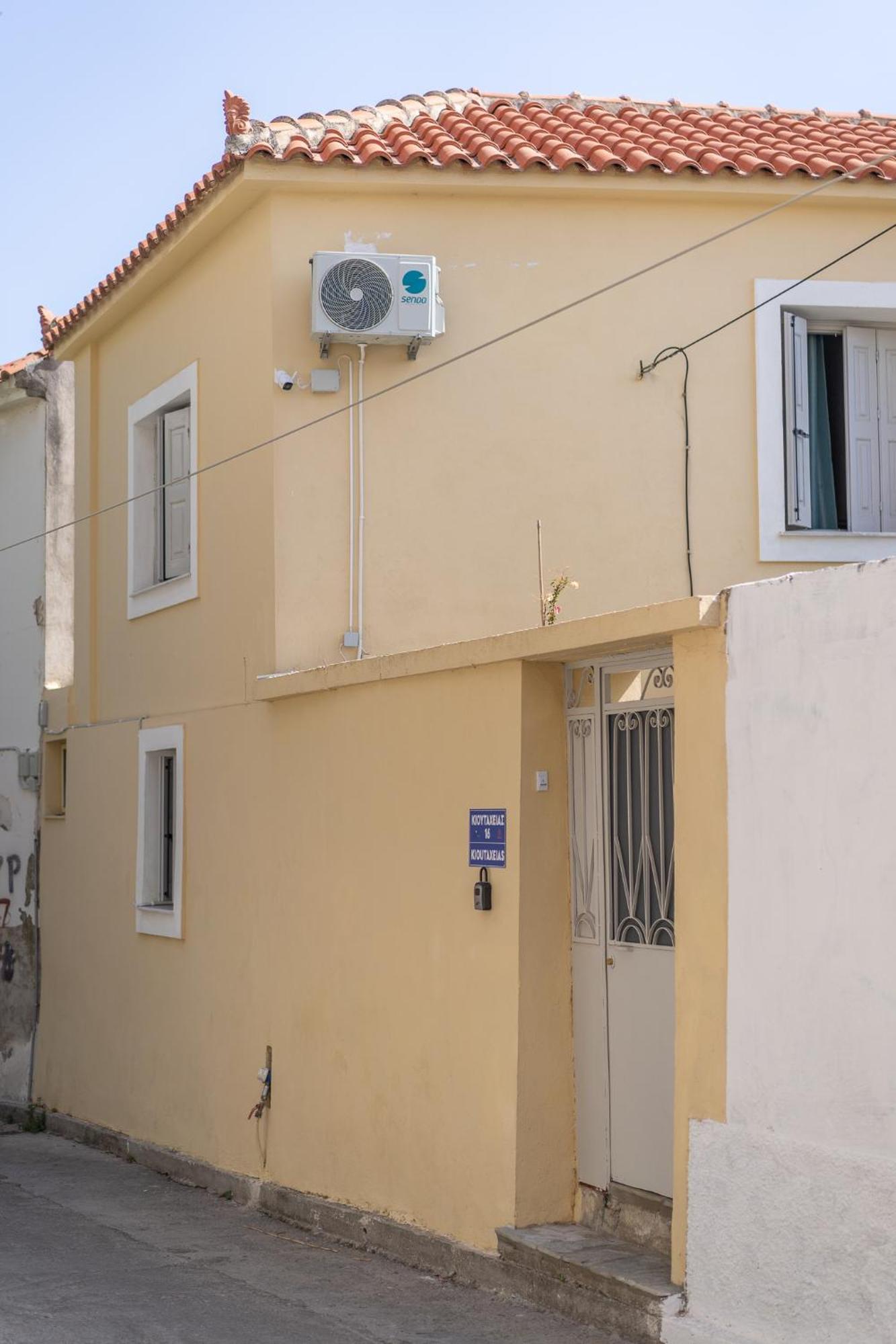 Spacious Home With Yard, Mytilene Lesvos 외부 사진